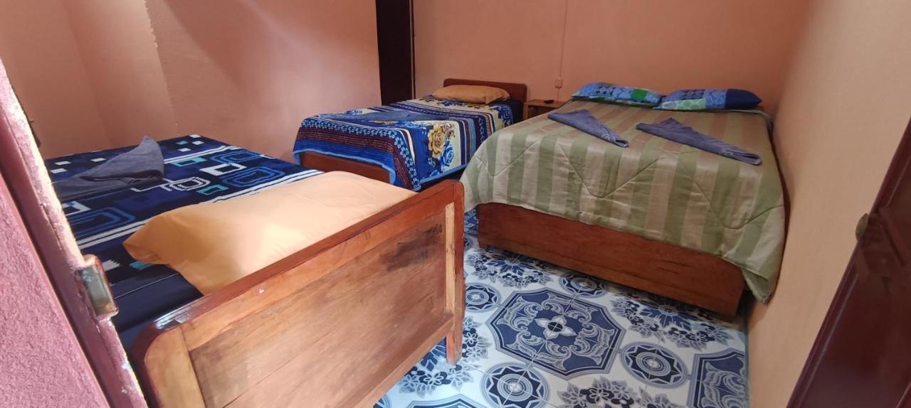 Hospedaje Santo Domingo Panajachel Exteriör bild
