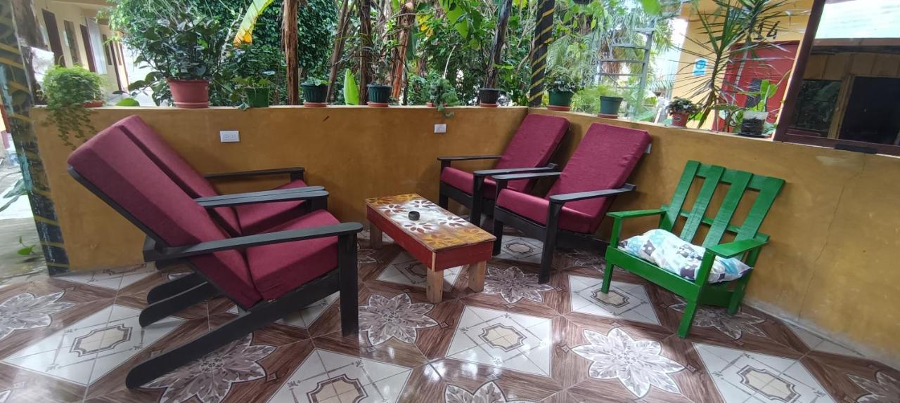 Hospedaje Santo Domingo Panajachel Exteriör bild