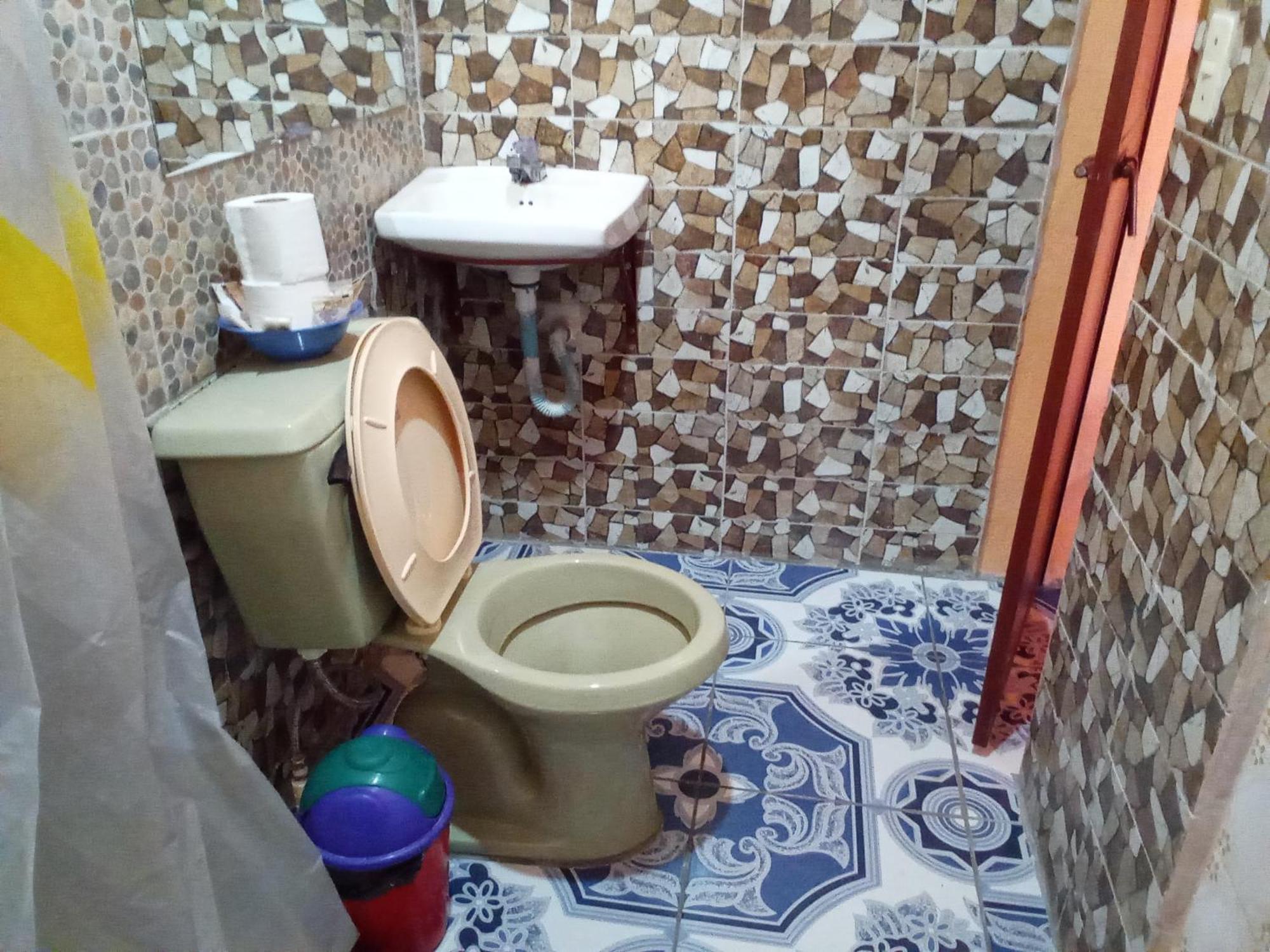 Hospedaje Santo Domingo Panajachel Exteriör bild