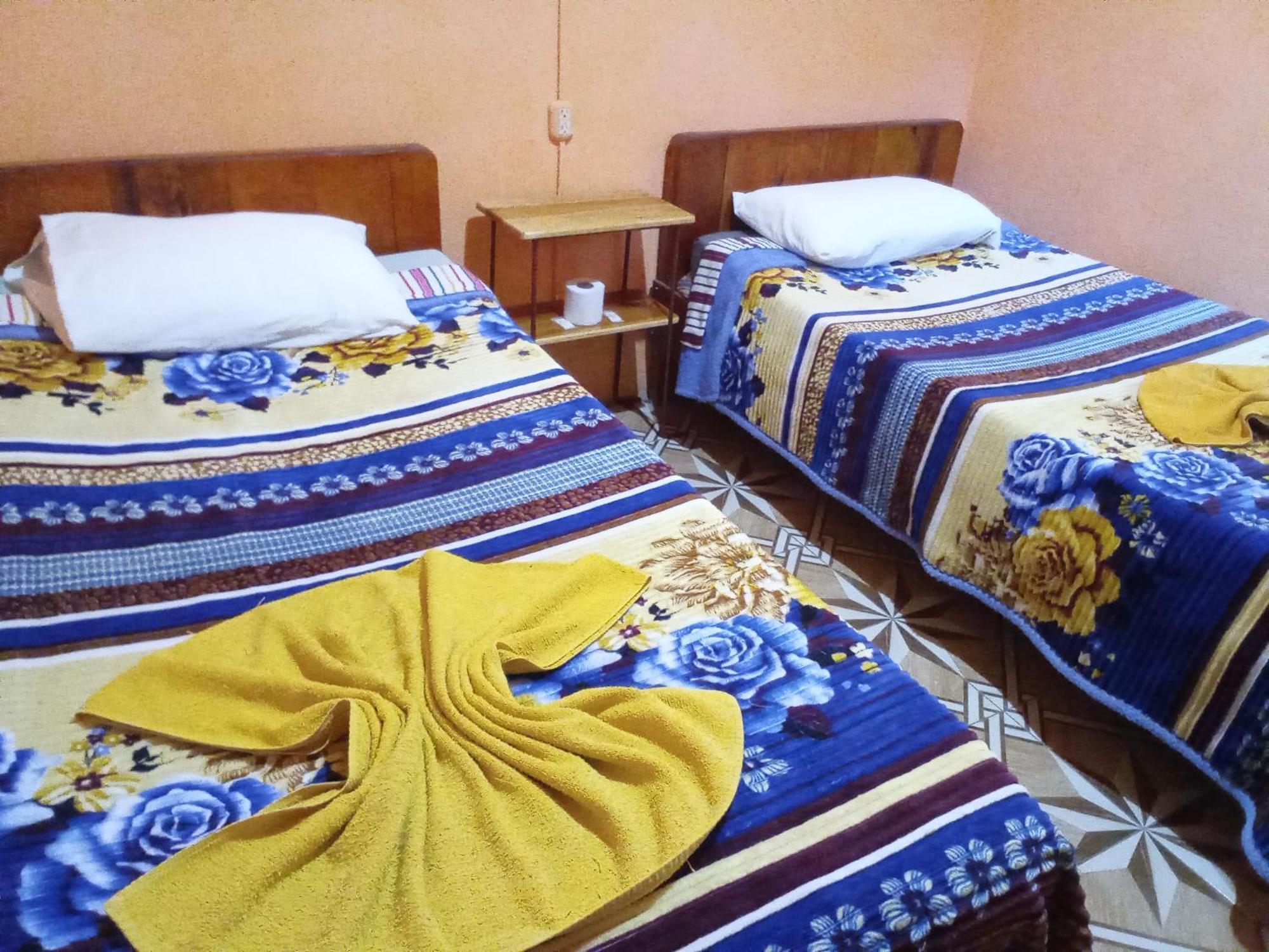 Hospedaje Santo Domingo Panajachel Exteriör bild