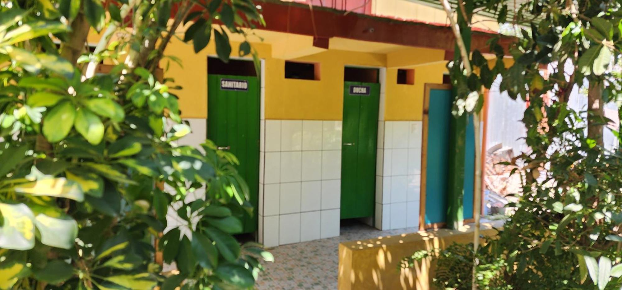 Hospedaje Santo Domingo Panajachel Exteriör bild