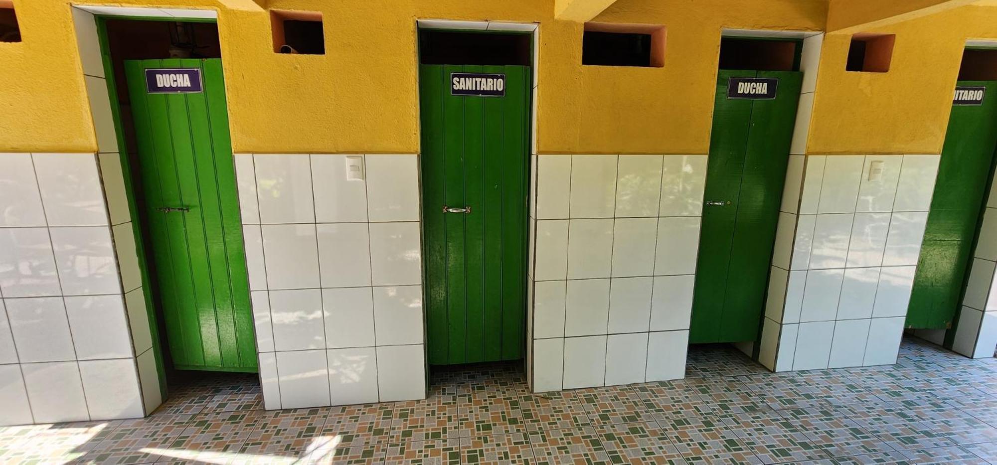 Hospedaje Santo Domingo Panajachel Exteriör bild